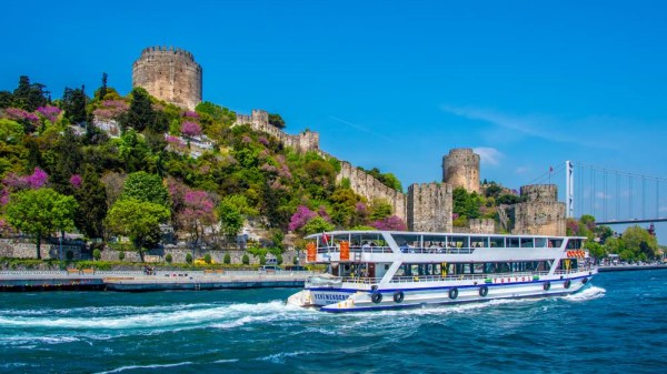 Istanbul Bosphorus Cruise (Discover Two Continents)