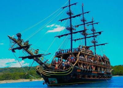 Side Pirate Ship